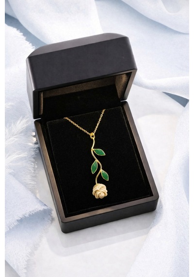 Çekirdekjewelry Beyaz Gül Detaylı Rose Gold Kolye Zarif Tasarım Hediye Işıklı Kutusunda Kolye 925 Ayar Gümüş Sarı Çekirdekjewelry Beyaz Gül Detaylı Rose Gold Kolye Zarif Tasarım Hediye Işıklı Kutusunda Kolye 925 Ayar Gümüş Sarı