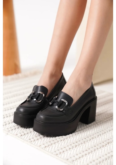 Trendella Siyah Gümüş Tokalı Kadın Loafer Tr17ms03d Beyaz