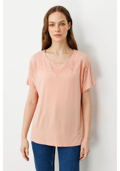 Kadın Sıfır Yaka Boncuk İşlemeli Penye T-shirt Somon Somon
