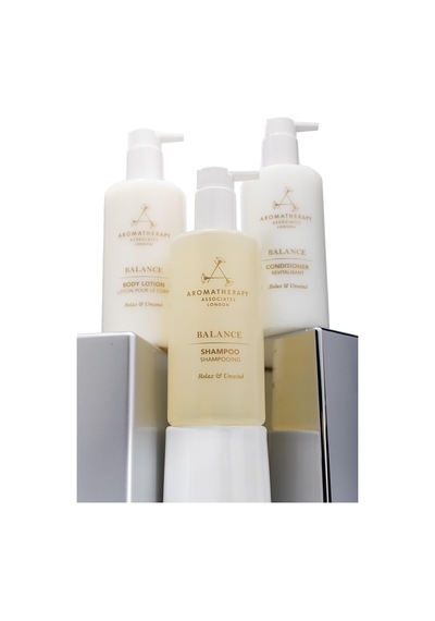 Aromatherapy Associates Balance Şampuan 300 ML + Saç Kremi 300 ML + Vücut Losyonu 300 ML