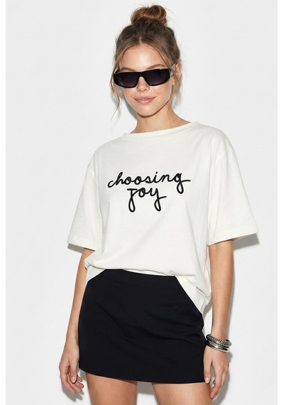 Shade Kadın Nakışlı Yazı İşlemeli Kayık Yaka T-shirt 60382604 - Krem