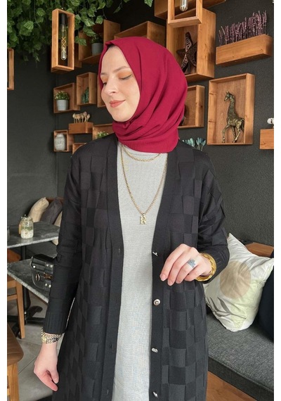 Rabia Şamlı Dama Desenli Siyah Triko Hırka Çok Renkli