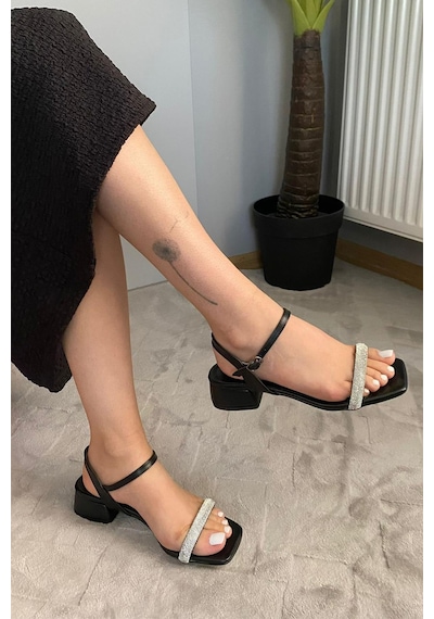 Preshley Kadın Ebiy Siyah Bilekten Bağlı Taşlı Bantlı 4 Cm Kısa Klasik Topuk Ayakkabı Siyah Preshley Kadın Ebiy Siyah Bilekten Bağlı Taşlı Bantlı 4 Cm Kısa Klasik Topuk Ayakkabı Siyah
