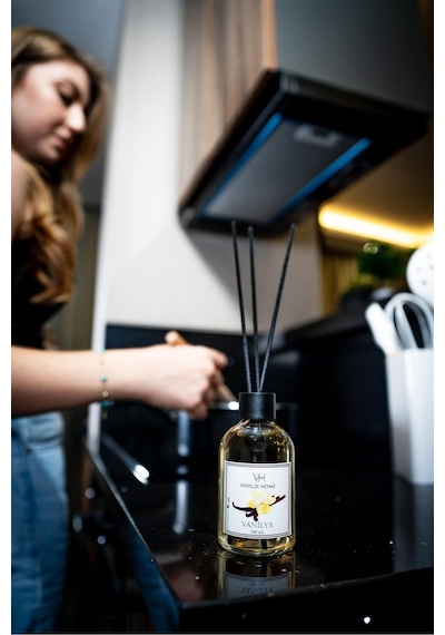 Vivaldi Home Vanilya Çubuklu Oda Kokusu Esansiyel Uçucu Yağ 100 ML