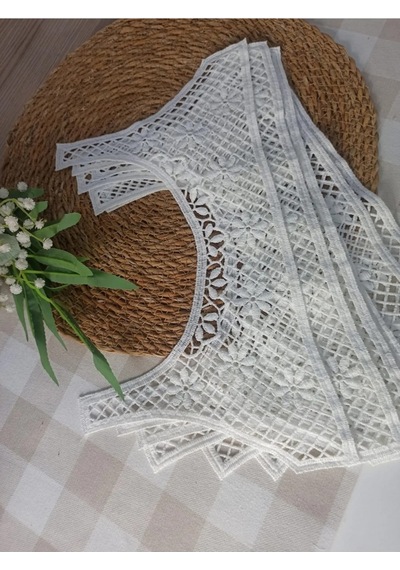 Serince Mat Polyester Yaka Beyaz