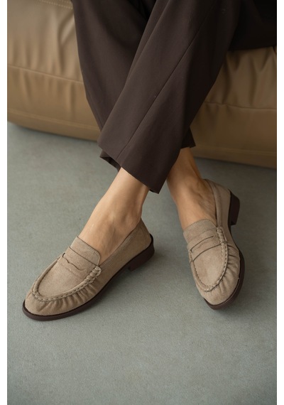 Selin Shoes Lurein Büzgülü Hafif Kalın Topuk Kadın Loafer- Vizon Süet