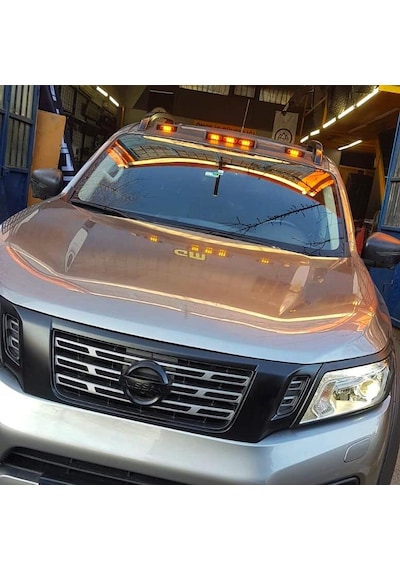 Nissan Navara Moonvisor