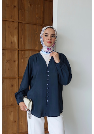 Moonsc V Yaka Önü Düğme Detaylı Lacivert Tesettür Gömlek