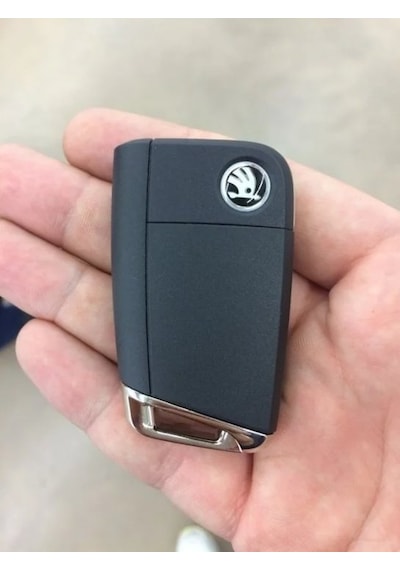 Skoda Anahtar Logosu Amblemi 10 Mm Silikonlu Kabartma Kumanda Logosu Siyah 1 Adet