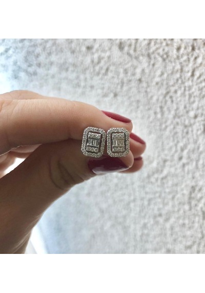 0.35 Karat Baget Pırlanta Küpe
