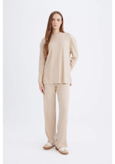DeFacto Regular Beli Lastikli Basic Düz Fit Fitilli Kaşkorse Geniş Paça Pantolon D7437AX24WNBG775 Bej DeFacto Regular Beli Lastikli Basic Düz Fit Fitilli Kaşkorse Geniş Paça Pantolon D7437AX24WNBG775 Bej