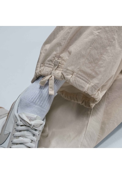 Nike Sportswear Street Woven Open-hem Oversıze Kadın Eşofman Altı-sportxstore Krem