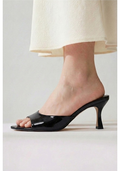 Giamgia Store Kadın Rugan Sivri Burun Tek Bantlı İnce Topuklu Stiletto Terlik Abiye Ayakkabı-2281 Siyah Yankee Giamgia Store Kadın Rugan Sivri Burun Tek Bantlı İnce Topuklu Stiletto Terlik Abiye Ayakkabı-2281 Siyah Yankee