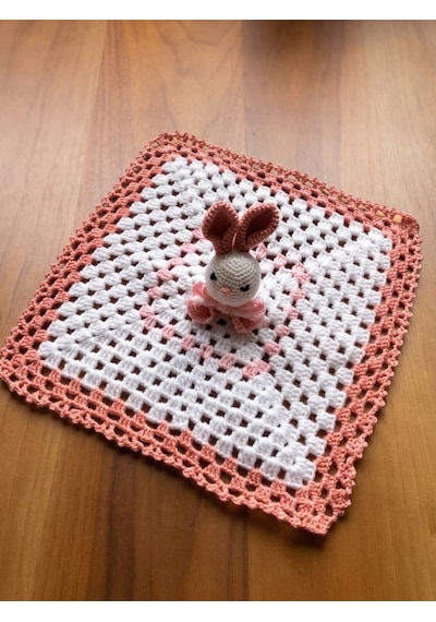 Kozababy Handmade El Örgüsü Bebek Hediye Seti - Amigurumi Tavşan Uyku Arkadaşı, Yelek Ve Patik Takımı Özel Kutulu Beyaz