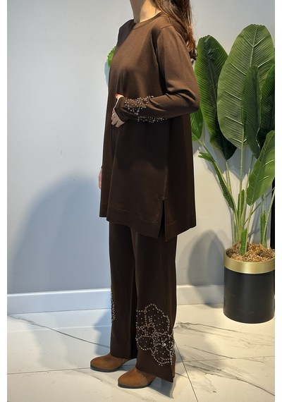 Lale Butik Kolları Ve Paçası Taş İşleme Detay Sıfır Yaka Triko Takım 17019 Kahverengi Lale Butik Kolları Ve Paçası Taş İşleme Detay Sıfır Yaka Triko Takım 17019 Kahverengi