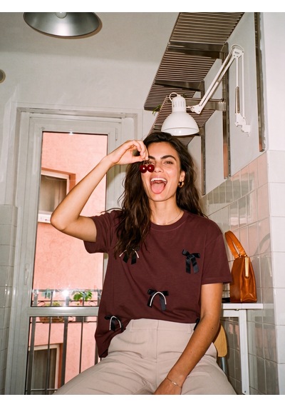 Onloox Kadın Kahve Kahve Pamuklu Bisiklet Yaka Saten Kurdela Aksesuarlı Taş Detaylı Kısa Kollu T-shirt