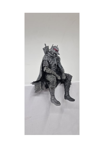 Guts Berserk Oturan Figür 15 Cm