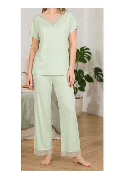 Bicomi Viskon Nefes Alan & Terletmeyen Dantel Detaylı Rahat Kesim Açık Yeşil Pijama Takımı