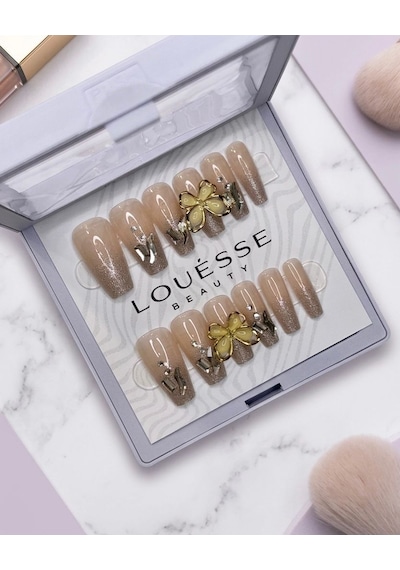Louésse Golden Bloom Takma Tırnak 12 Li Nude Gold Çiçek Detaylı Glitter Elegant Nail