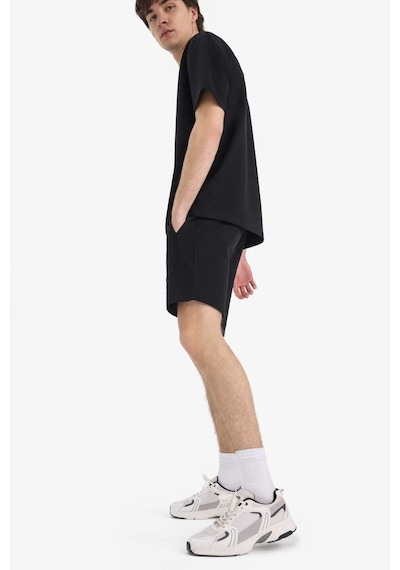 DeFacto Slim Fit Dar Kesim Dar Paça Basic Düz Şort B8674AX24SMBK81