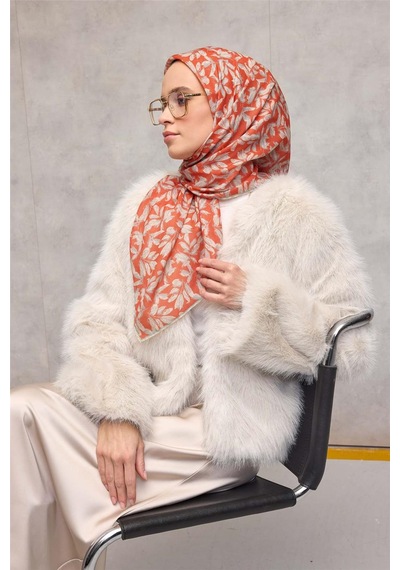 Silk Home Pamuk Polyester Soft Eşarp Turuncu Çiçek Desenli Kaymaz Dokulu Tok Duruşlu 90x90 Çok Renkli
