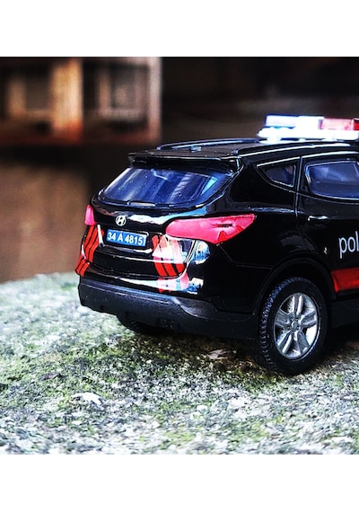Işıklı Ve Sesli Polis Arabası Çek Bırak - Metal Model Suv Polis Aracı 1:36 Çok Renkli
