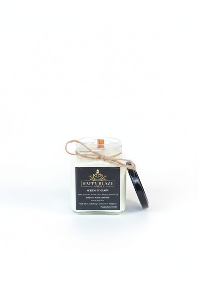 Serenity Glow Amber & Lavanta Kokulu El Yapımı Soya Mumu Happy Blaze Candle Beyaz