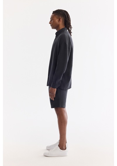 Avva Erkek Siyah Alttan Britli Yaka Nefes Alan Modal Karışımlı Soft Touch Oversize Fit Gömlek A61y2168