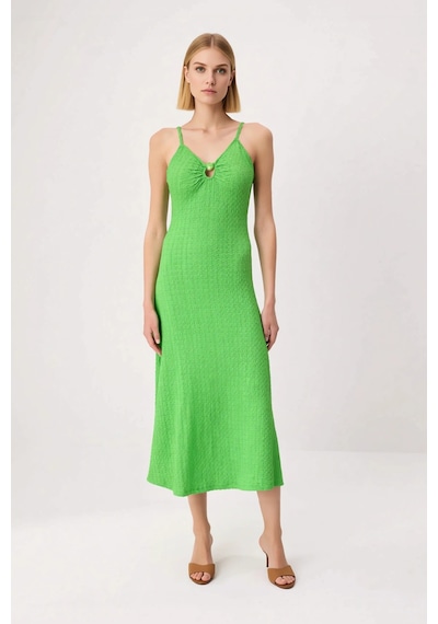 Benerly Kadın İnce Askılı V Yaka Dokulu Bodycon Maxi Elbise Astarsız Raha Yeşil