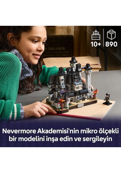 LEGO® Wednesday Nevermore Akademisi 76788 - 10 Yaş ve Üzeri Çocuklar için Mikro Figür İçeren Oyuncak Yapım Seti (890 Parça)