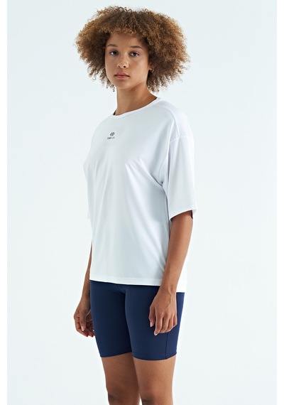 Tommy Life Beyaz O Yaka Baskı Detaylı Oversize Kısa Kol Kadın T-shirt - 97263 Beyaz Tommy Life Beyaz O Yaka Baskı Detaylı Oversize Kısa Kol Kadın T-shirt - 97263 Beyaz