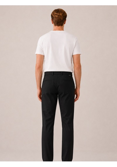 Siyah Formunu Koruyan Regular Fit Pantolon 100730