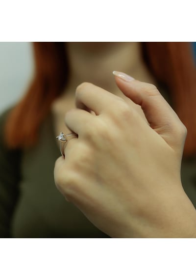Lova E Renk 0,31 Karat Pırlanta Tektaş Yüzük - HRD Sertifikalı - 1020052
