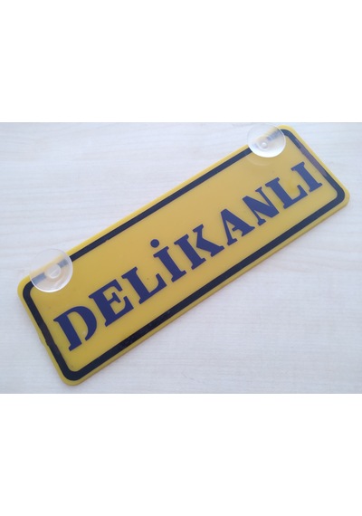 Delikanlı Yazılı Sarı Dekor Plaka 22x7,5cm Vantuzlu Pleksi Dekor Levha Sarı Plaka 1 Adet