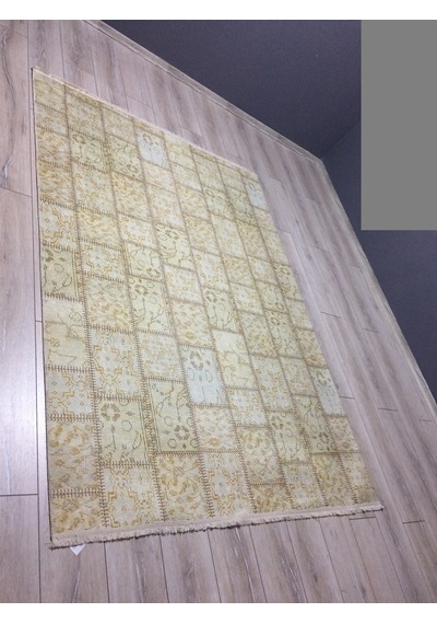 Tuğra Patchwork Desenli Alt Kısmı Dokuma Kilim 160x230 Ebatlı