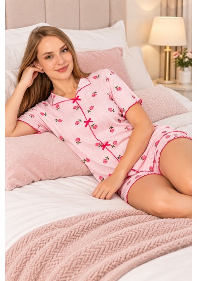 Genel Markalar Kadın Çiçek Desenli Pembe Şortlu Pijama Takımı Pembe Pembe