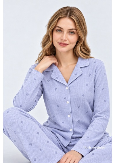 Cottonill Mavi Desenli Waffle Dokulu Gömlek Yaka Düğmeli Uzun Kollu Kadın Pijama Takımı Cottonill Mavi Desenli Waffle Dokulu Gömlek Yaka Düğmeli Uzun Kollu Kadın Pijama Takımı