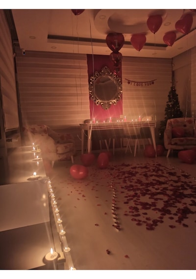 600 Kuru Gül Yaprağı,20 Kalp Balon,25 Beyaz Mum Romantik Hediye 1