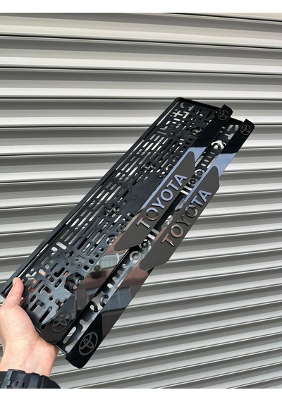 Vipplaka Totota Uyumlu Ortası Mat Plakalık