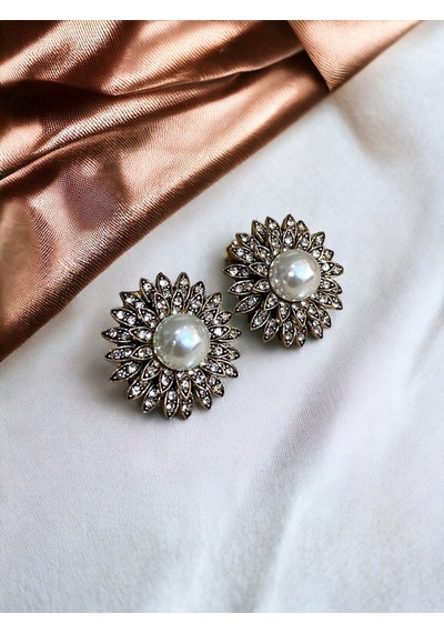 Black Diamond Swarovski Taşlı İnci Çiçek Küpe Beyaz