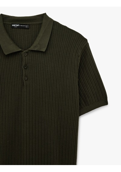 Koton Regular Fit Dokulu Pamuklu Düğmeli Polo Yaka Kısa Kollu Triko Tişört Haki 6sam70015ht