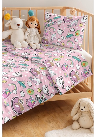 Evimde Bambaşka Pembe Unicorn Kız Çocuk Pike Takımı - Pastel Gökkuşağı Bebek Odası Mevsimlik Yatak Örtüsü-160x220 CM Evimde Bambaşka Pembe Unicorn Kız Çocuk Pike Takımı - Pastel Gökkuşağı Bebek Odası Mevsimlik Yatak Örtüsü-160x220 CM