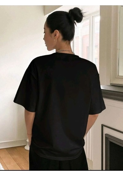 Kadın Siyah Classical Ön Baskılı Oversize T-shirt SIYAH