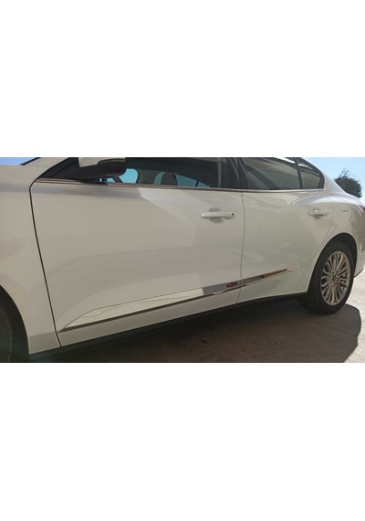 Ford Focus 2019+ Kapı Çıtası Pıano Black