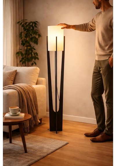 Minimalist Lambader Ahşap Görünümlü Modern Zemin Lambası Siyah 135 Cm Salon & Yatak Odası Lambaderi Kare Taban 23x23 Cm E27 Led Ampul Uyumlu Diğer