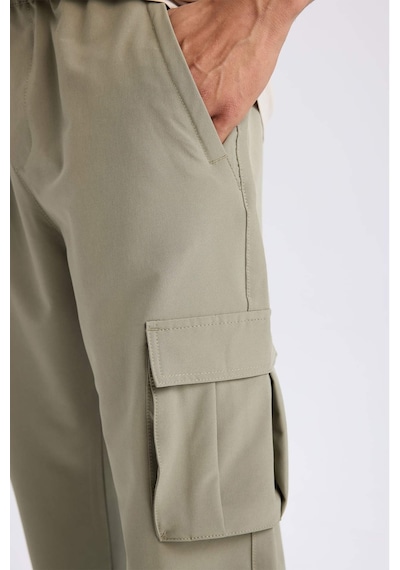 DeFactoFit Sporcu Jogger Eşofman Altı Slim Fit Dar Kesim Dokuma Kargo Cepli Standart Paça D3884AX24WNKH465