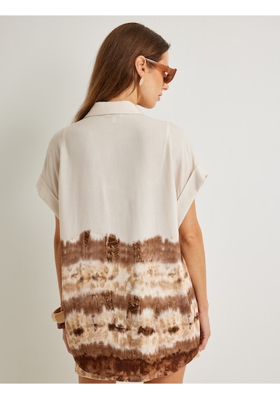 Koton Koton X Şahika Ercümen - Keten Karışımlı Gömlek Batik Desenli Kısa Kollu Kahverengi Desenli 4sak60193ew Kahverengi Desenli