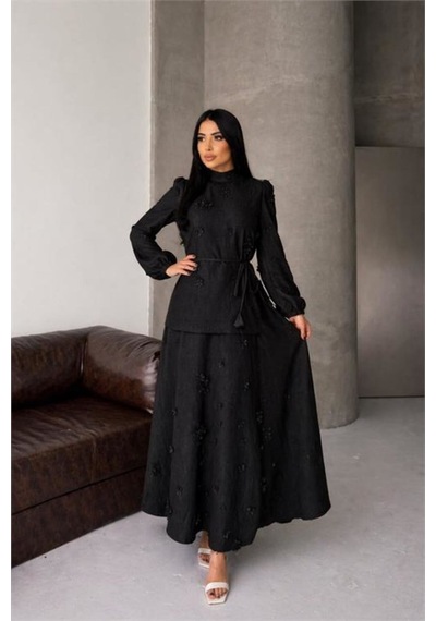 Neşeli Butik Kadın Siyah Keten Kumaş Çiçek Aplikeli Hakim Yaka Etekli Takım Nbms2629