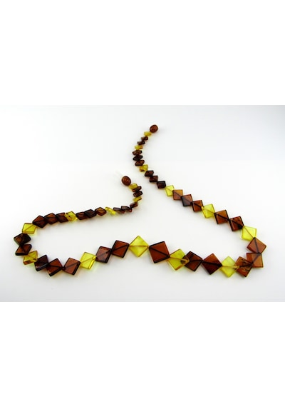 Kehribar Kolye Kare Kesim Damla Kehribardan N11.25217 Çok Renkli