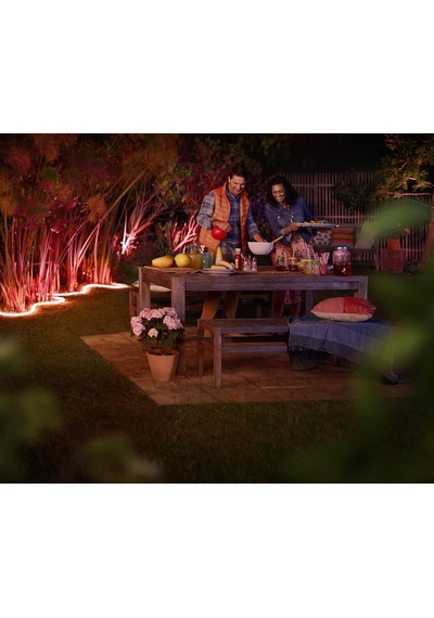 Philips Hue Outdoor Renkli Akıllı Led Şerit, 5 Metre Aydınlatma Çok Renkli